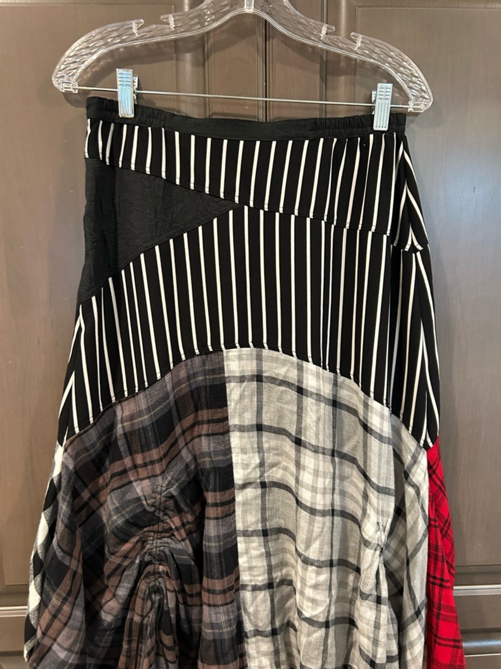 Mixed-Pattern Black, Red & White Patchwork Midi Skirt - Picture 4 of 7